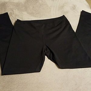 Zella "Live In" black mid rise legging Size Large